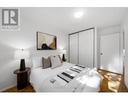 Family room - 510 Galedowns Court, Mississauga, ON L5A3H9 Photo 11