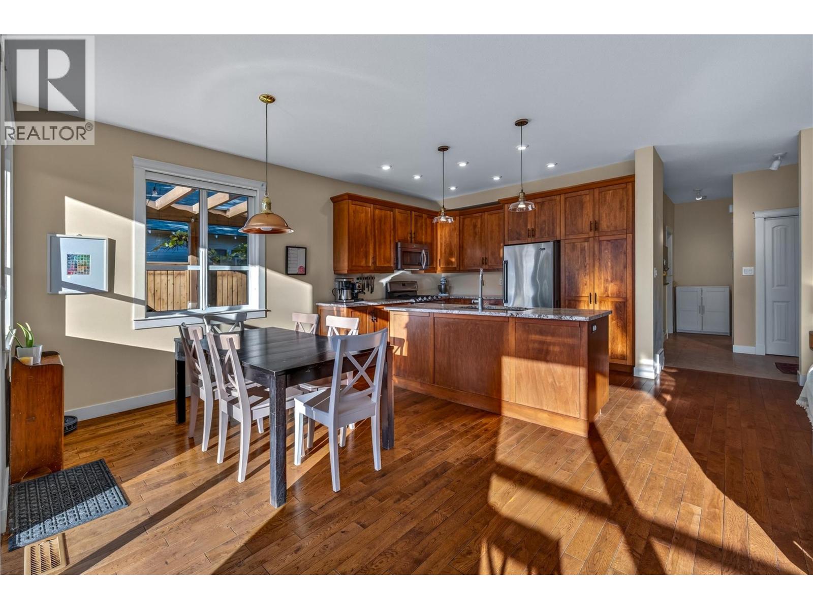 #101 644 VICTORIA Drive - 4