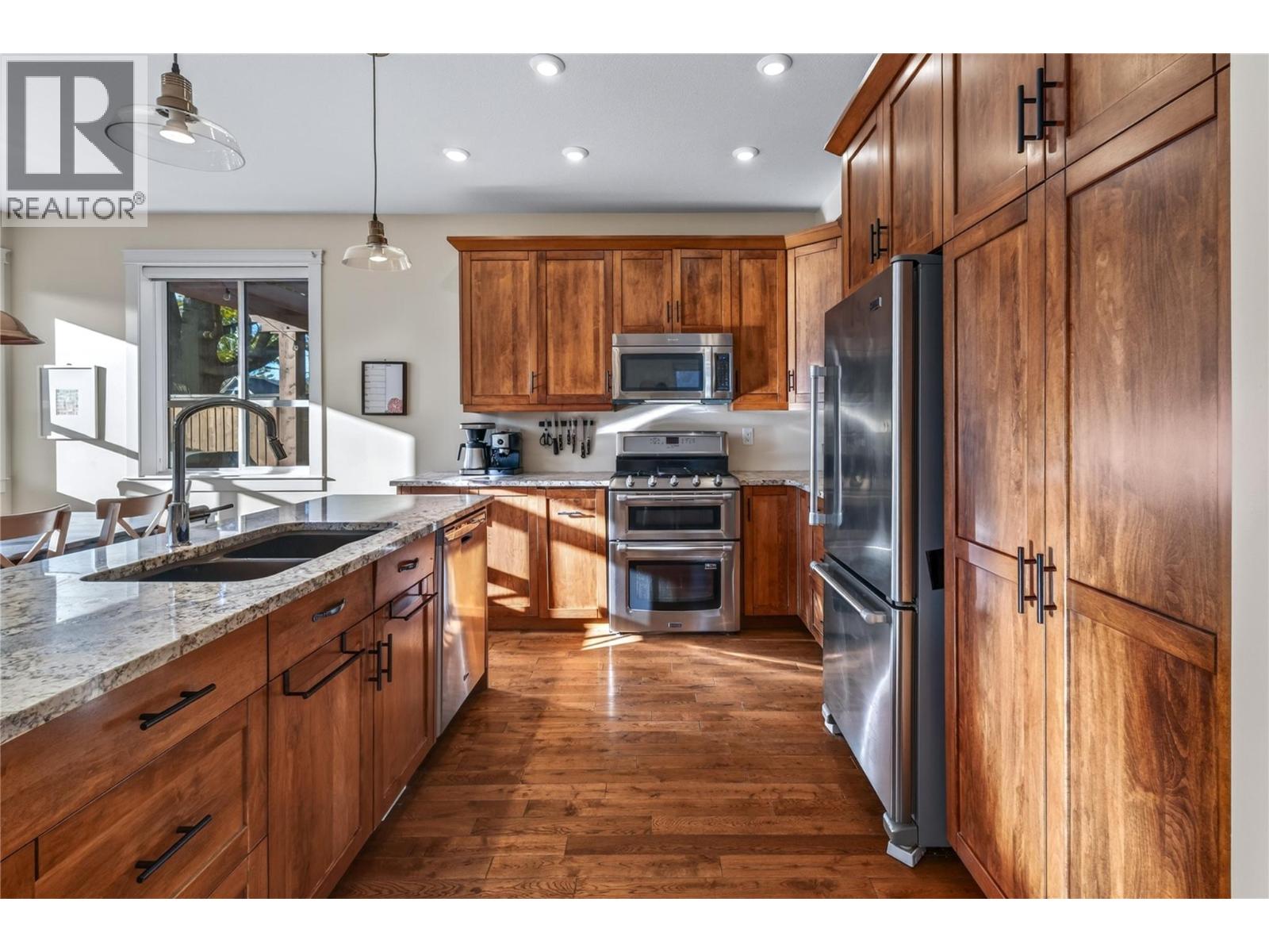 #101 644 VICTORIA Drive - 7