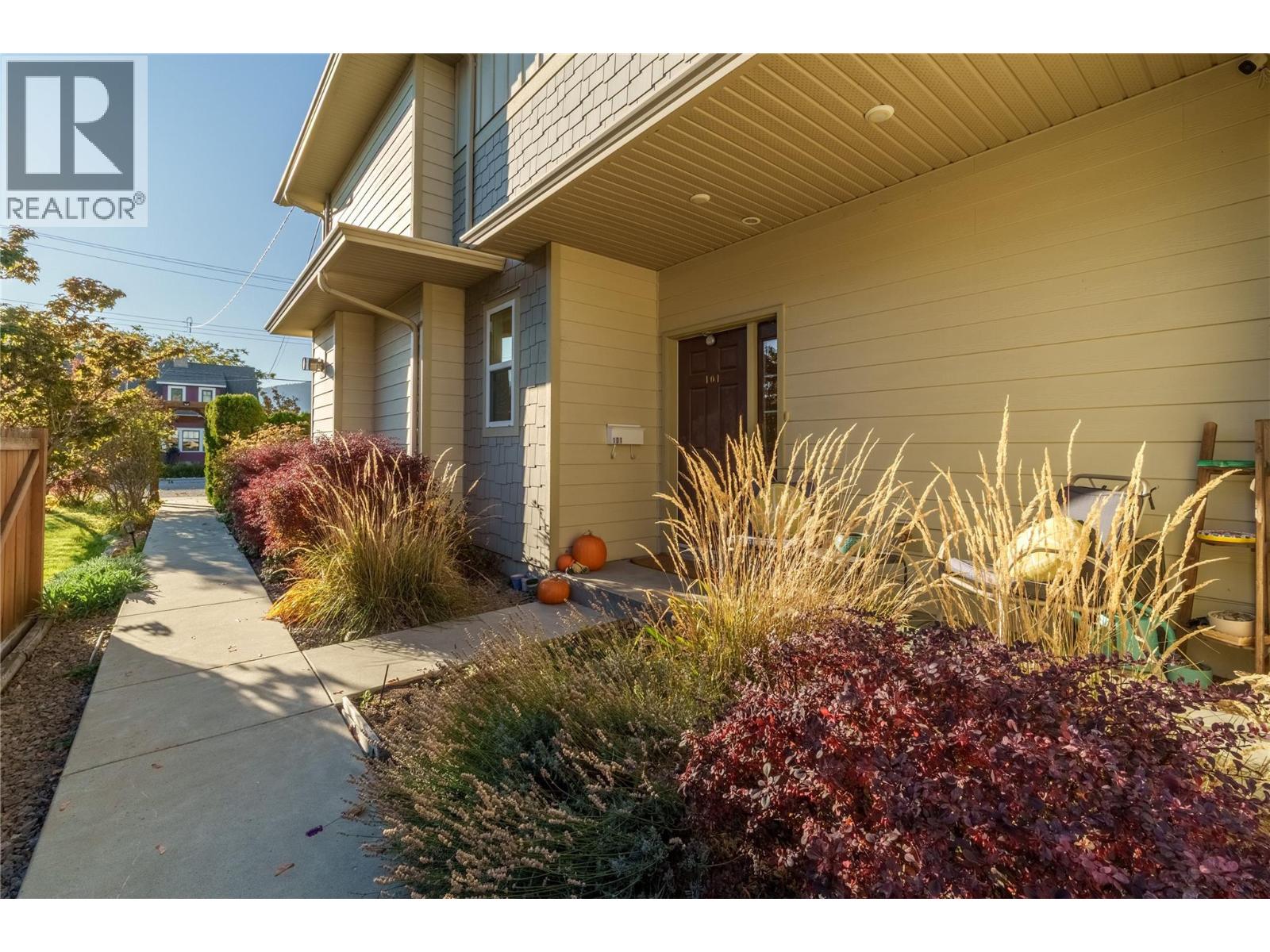 #101 644 VICTORIA Drive - 28