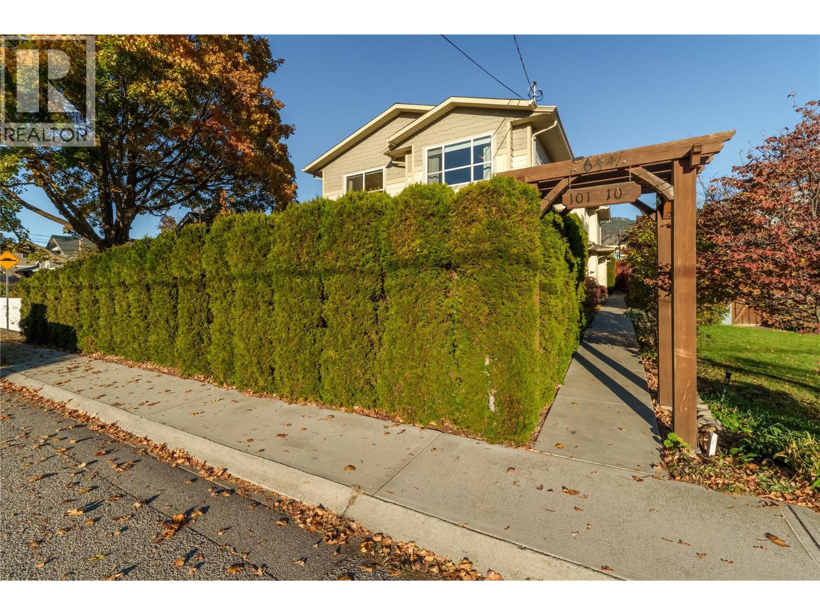 #101 644 VICTORIA Drive - 31