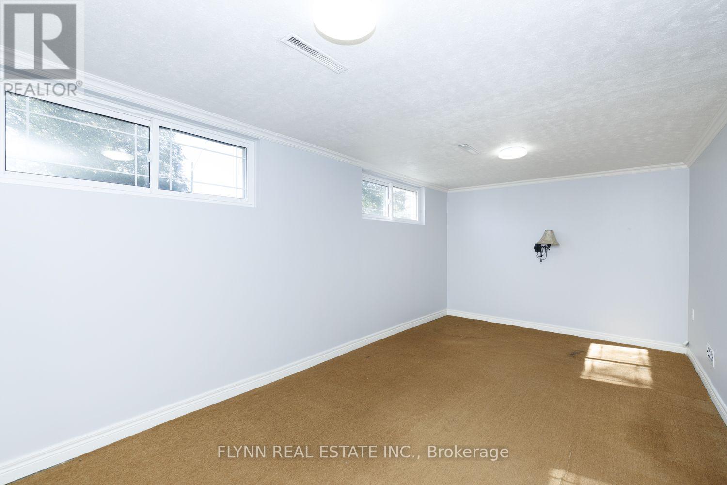 8968 Banting Avenue, Niagara Falls, ON photo 27