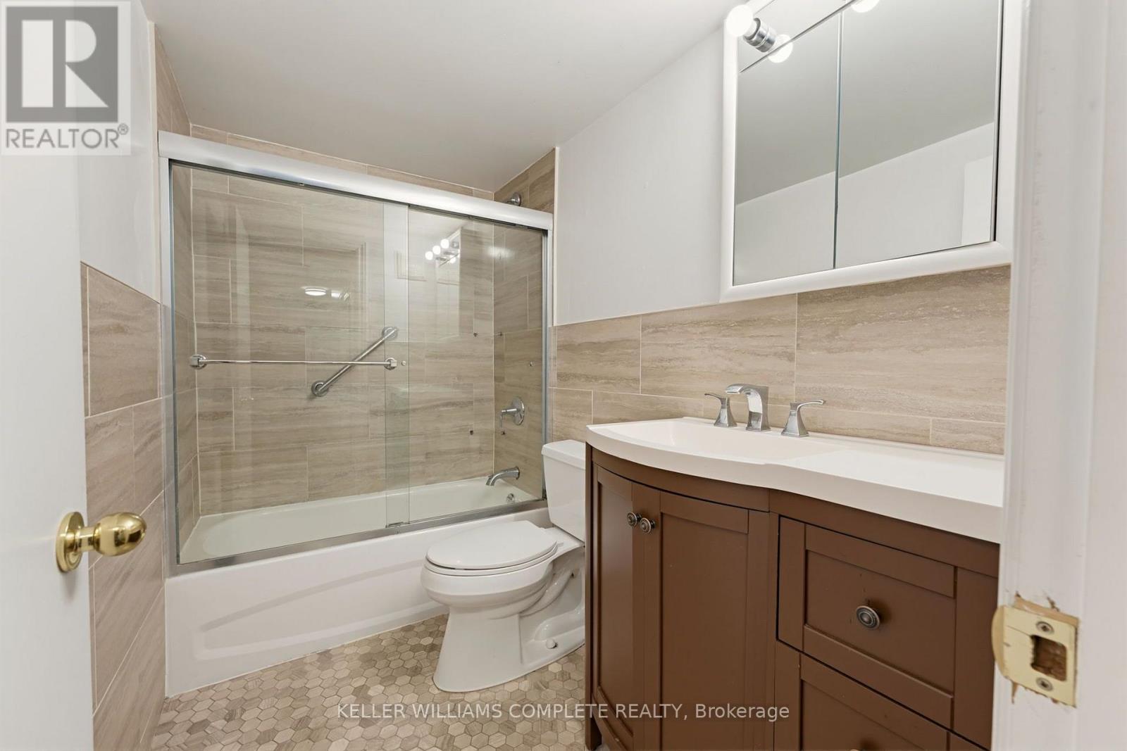 210- 11 WOODMAN Drive South, Hamilton, ON photo 16