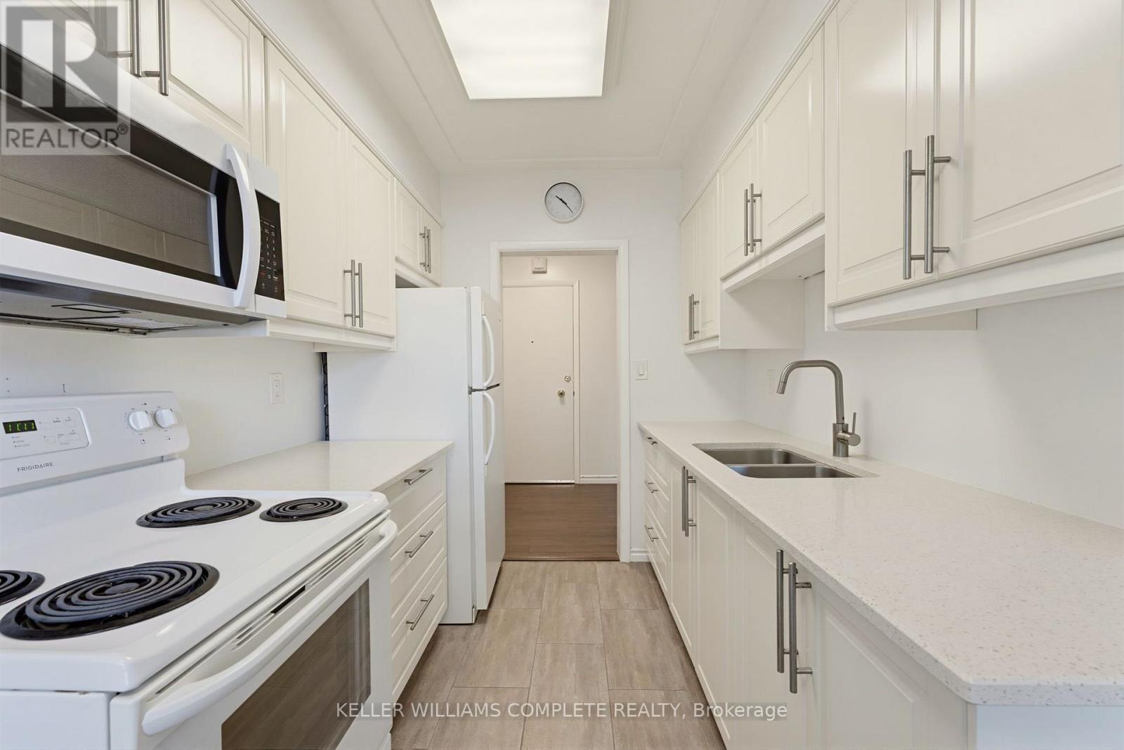 210- 11 WOODMAN Drive South, Hamilton, ON photo 8