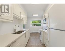210 - 11 Woodman Drive S, Hamilton, ON L8K4E3 Photo 9