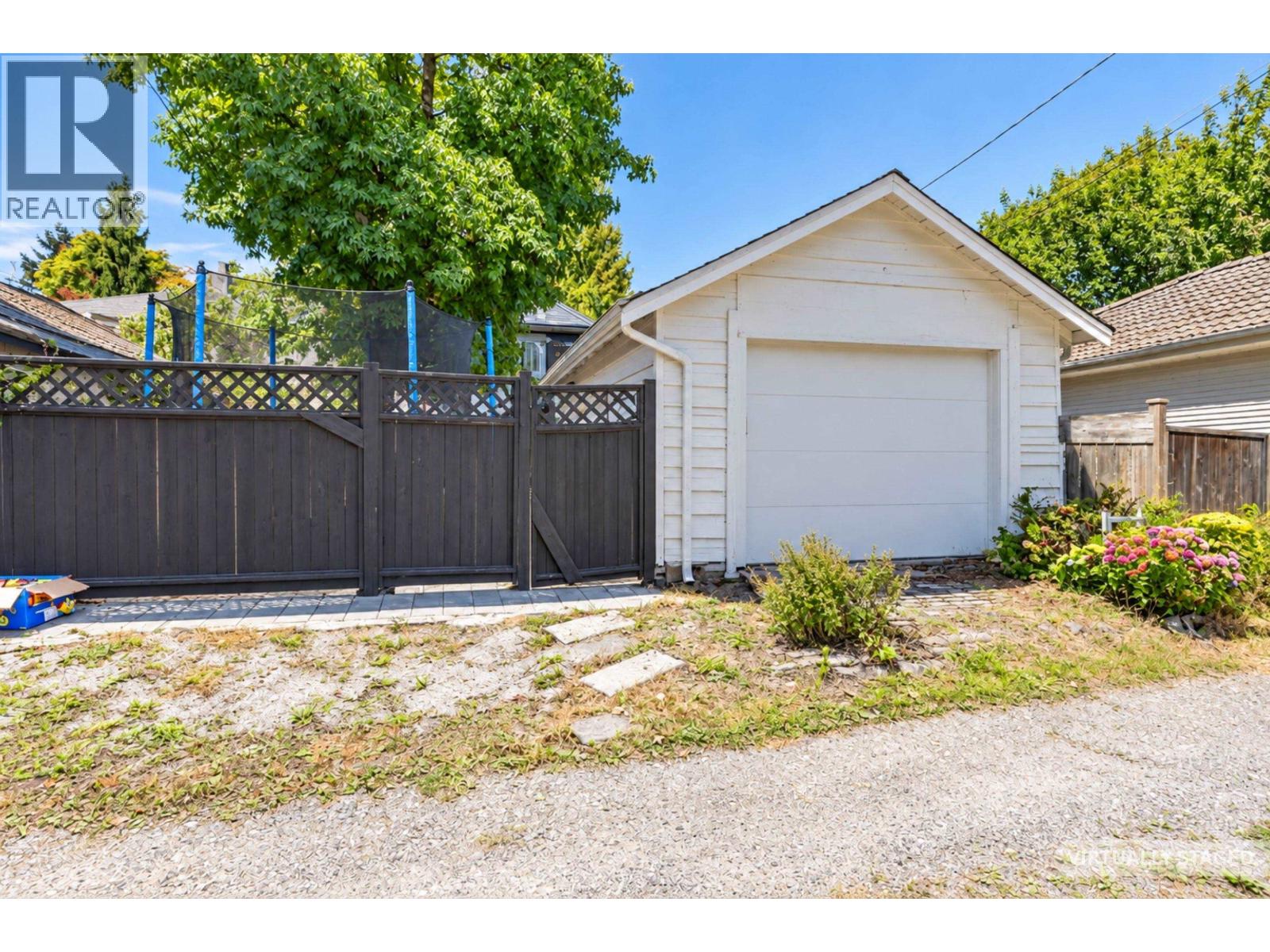 2218 E 11TH AVENUE, Vancouver - Image 1