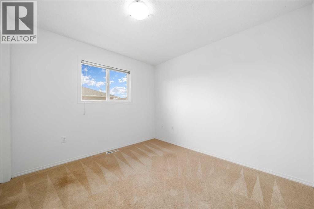 28 Somerset Lane SE, Medicine Hat — photo 17