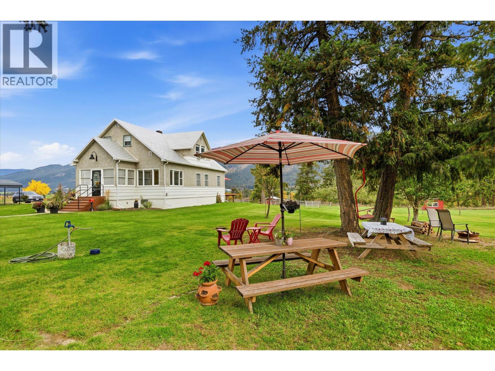 4652 Highway 97A - 35