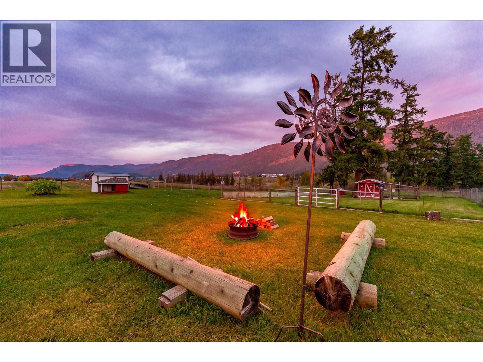 4652 Highway 97A - 37