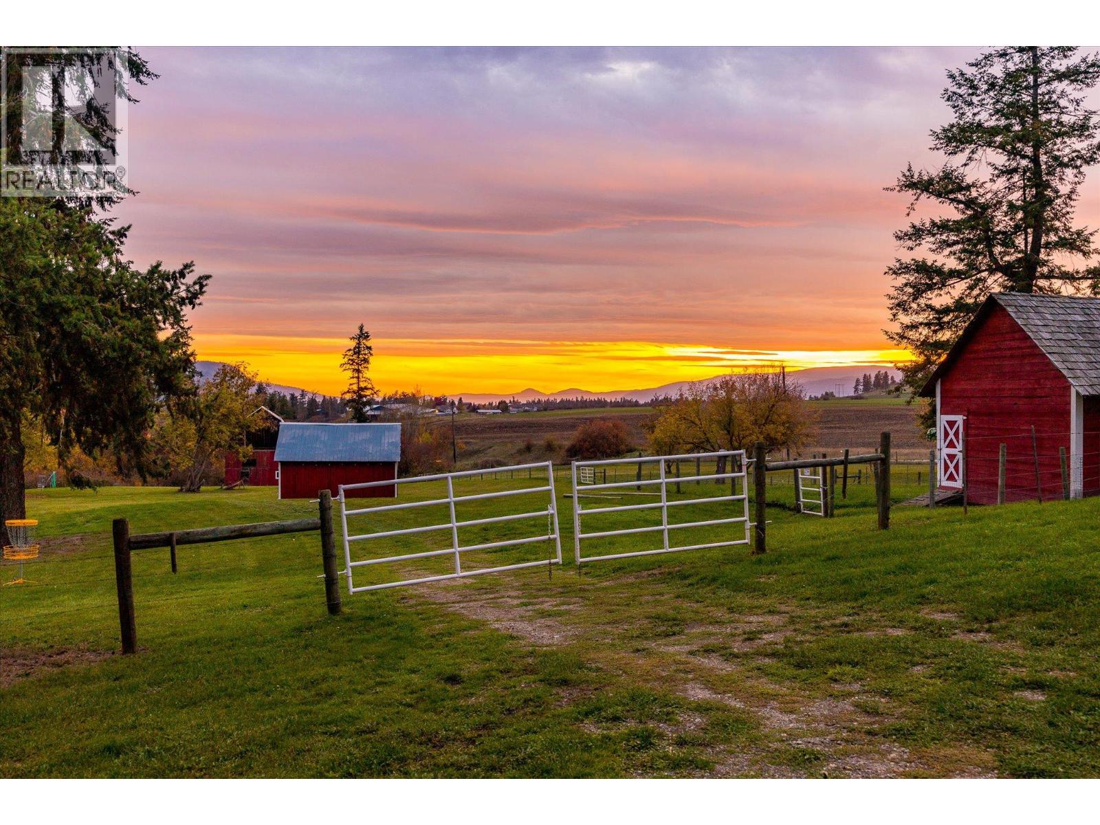4652 Highway 97A - 84