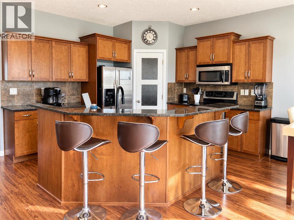 14 Thyrza Burkitt Place, Lethbridge — photo 5