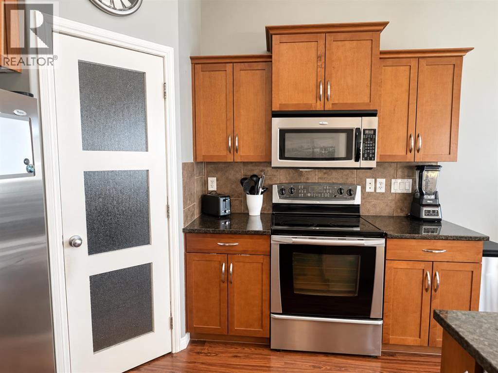 14 Thyrza Burkitt Place, Lethbridge — photo 8
