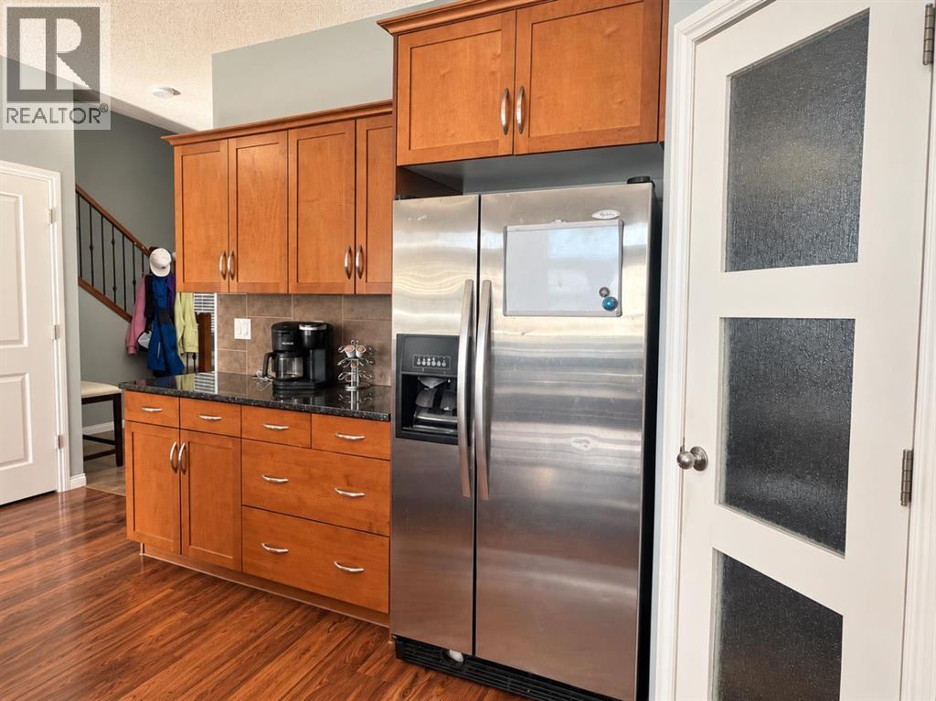 14 Thyrza Burkitt Place, Lethbridge — photo 9