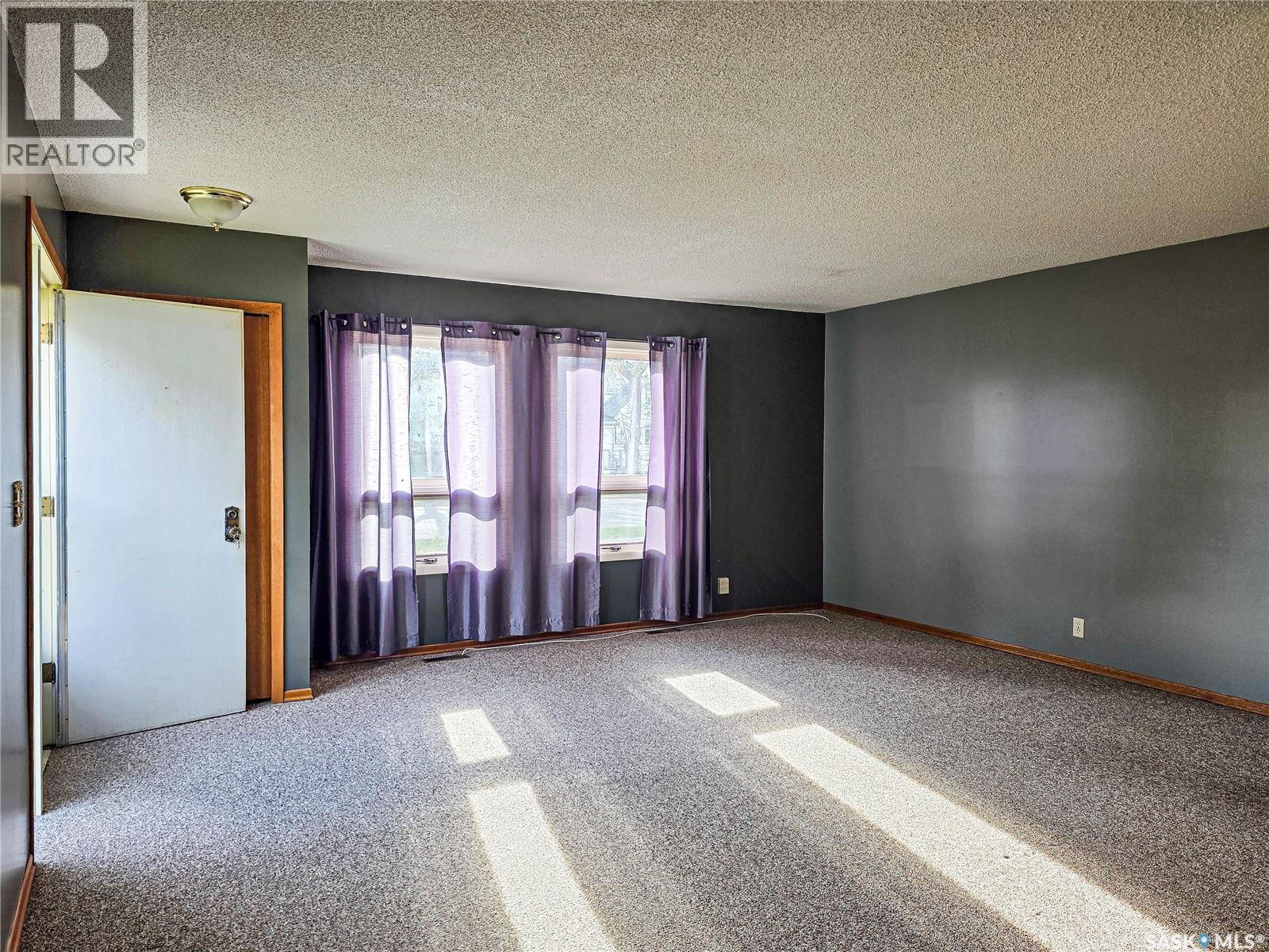 142 5th AVENUE W, Melville — photo 14