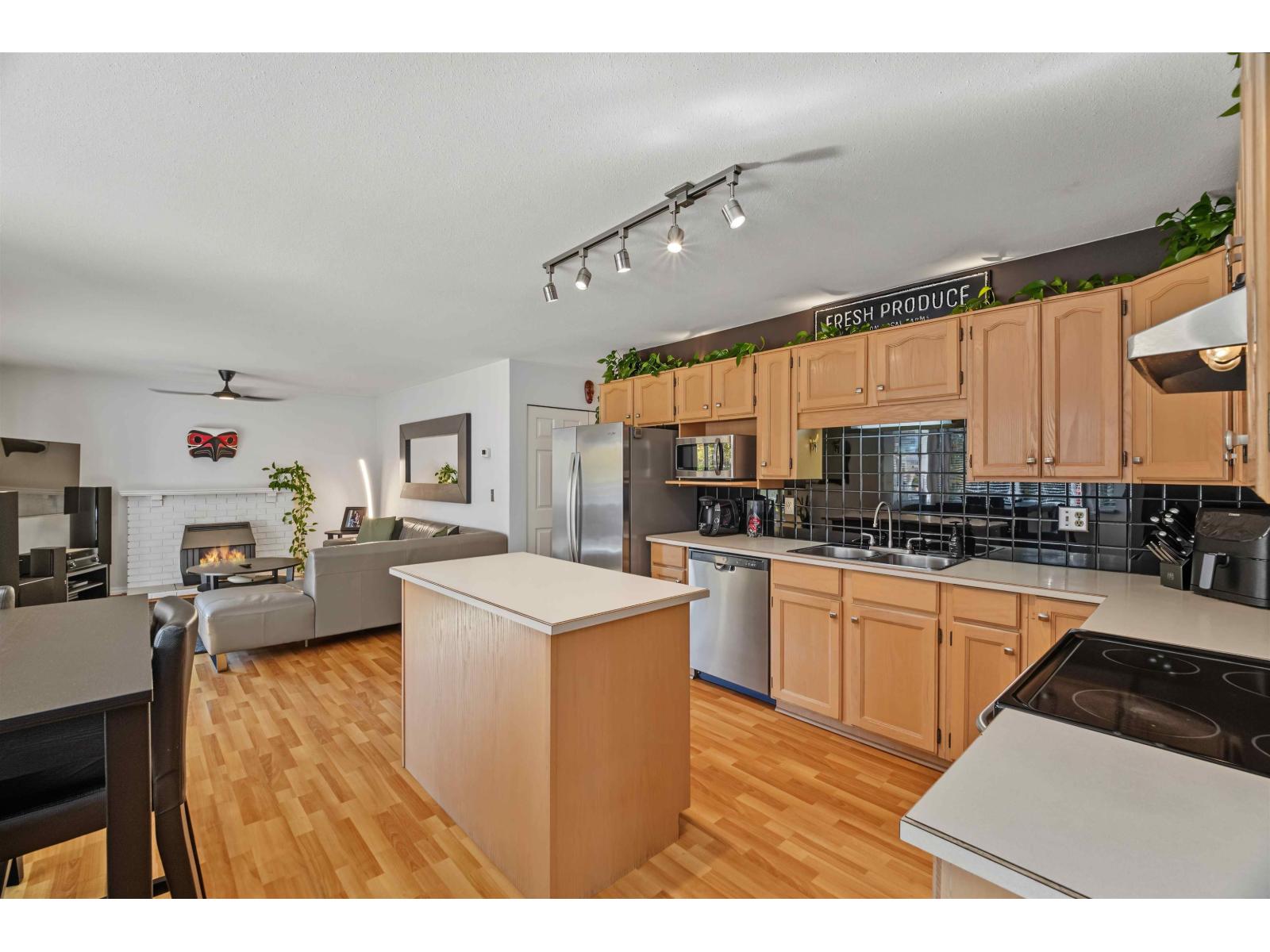 8832 143 Street, Surrey — photo 11