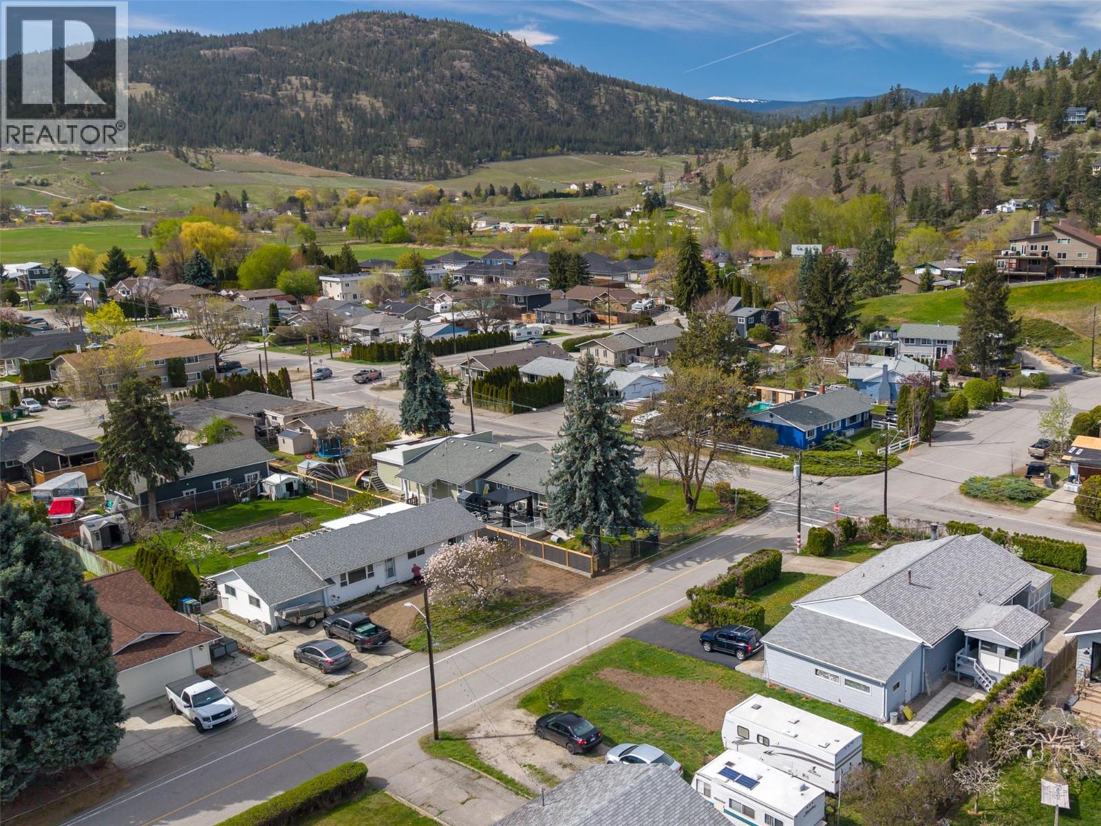 12401 Ward Street, Summerland - Image 1