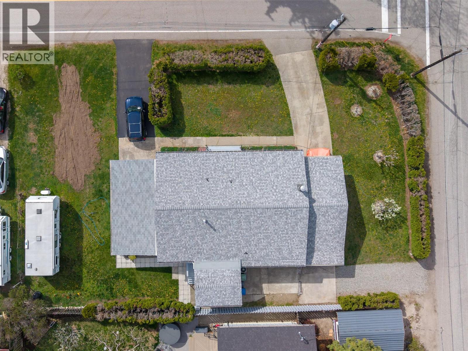 12401 Ward Street, Summerland - Image 1