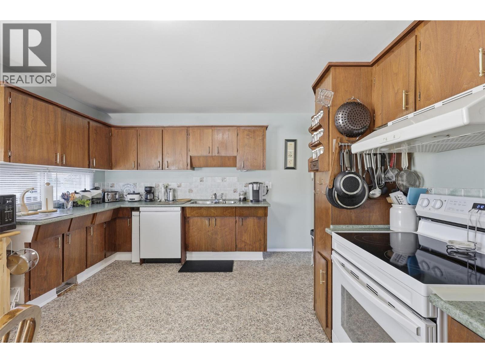 2499 Fleetwood Avenue - 16