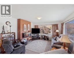 Kitchen - 2499 Fleetwood Avenue, Kamloops, BC V2B4T1 Photo 12