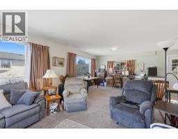 Family room - 2499 Fleetwood Avenue, Kamloops, BC V2B4T1 Photo 13