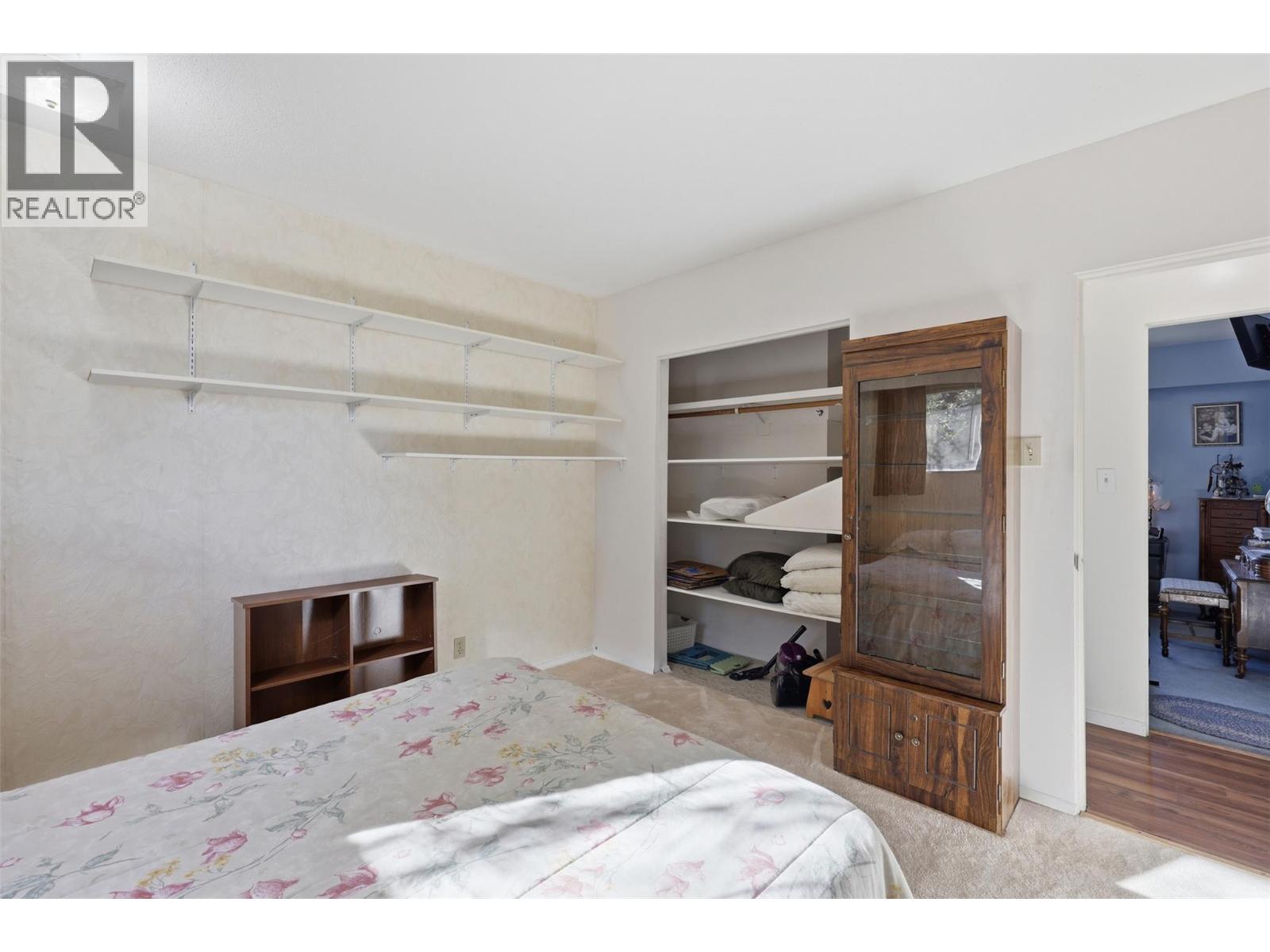 2499 Fleetwood Avenue - 27