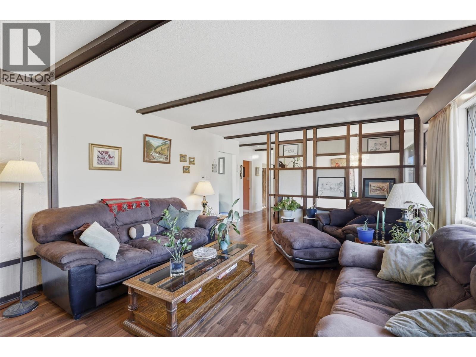 2499 Fleetwood Avenue - 8