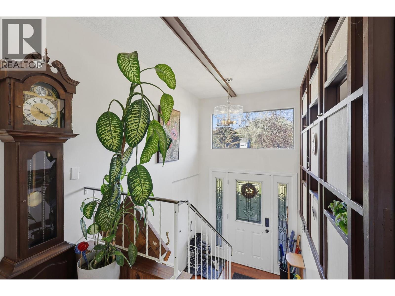 2499 Fleetwood Avenue - 6