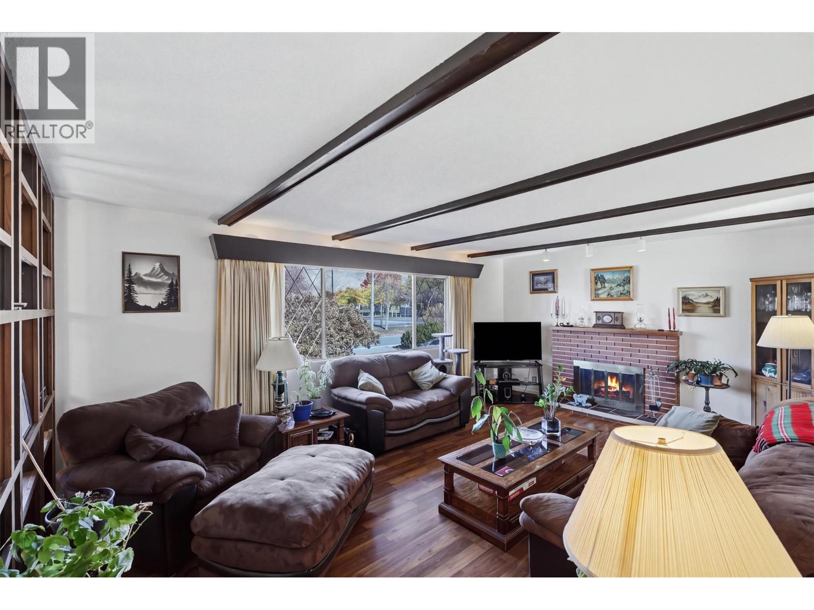 2499 Fleetwood Avenue - 7