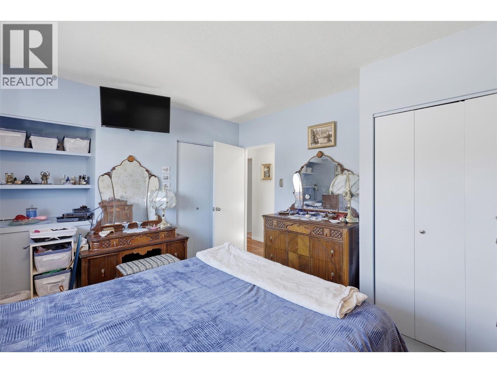 2499 Fleetwood Avenue - 25