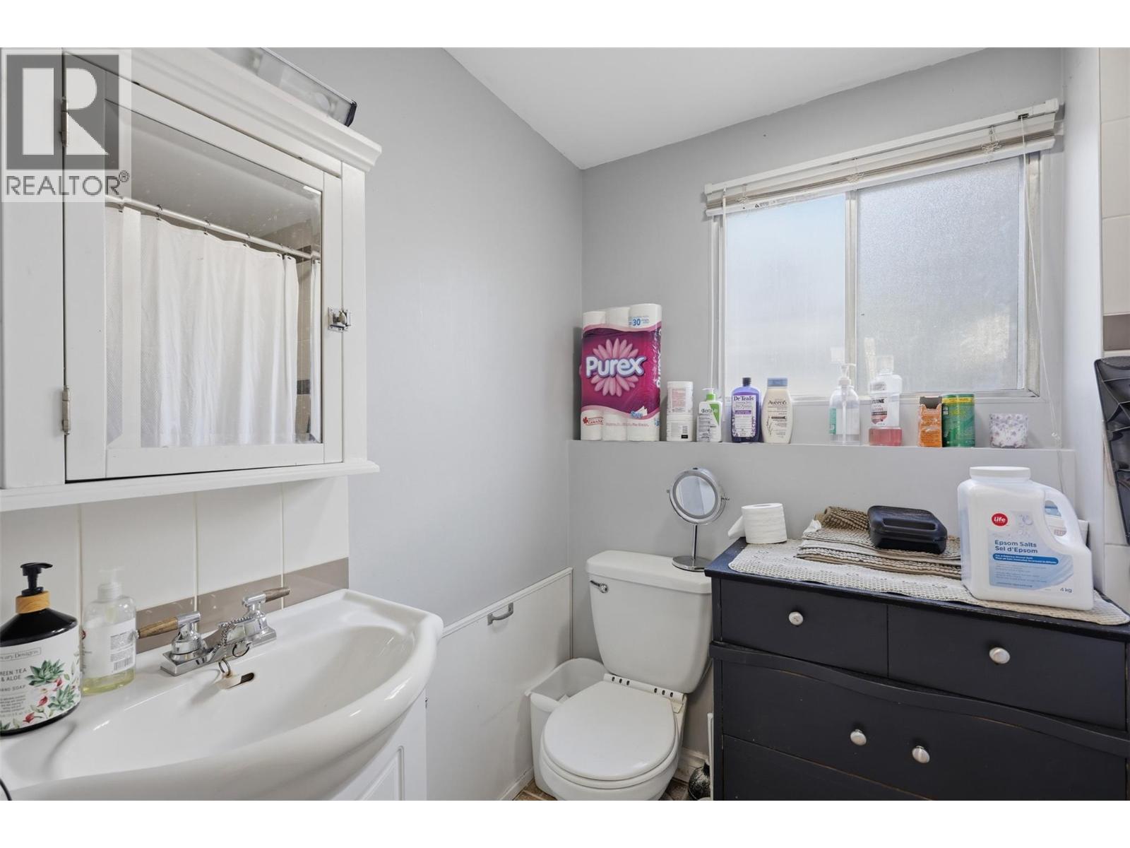 2499 Fleetwood Avenue - 44