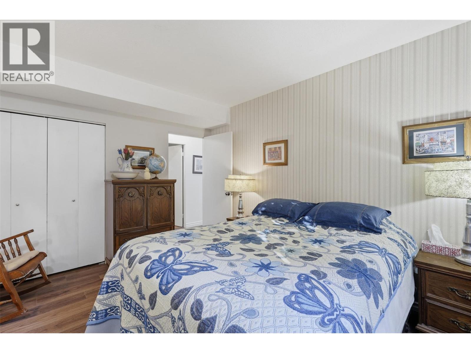 2499 Fleetwood Avenue - 32