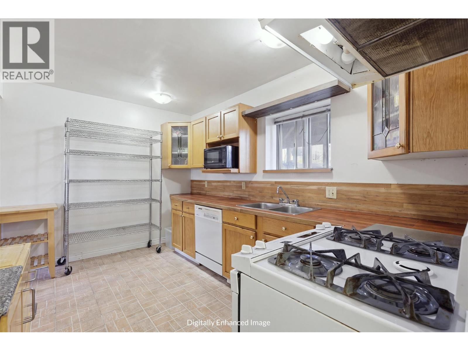 2499 Fleetwood Avenue - 39
