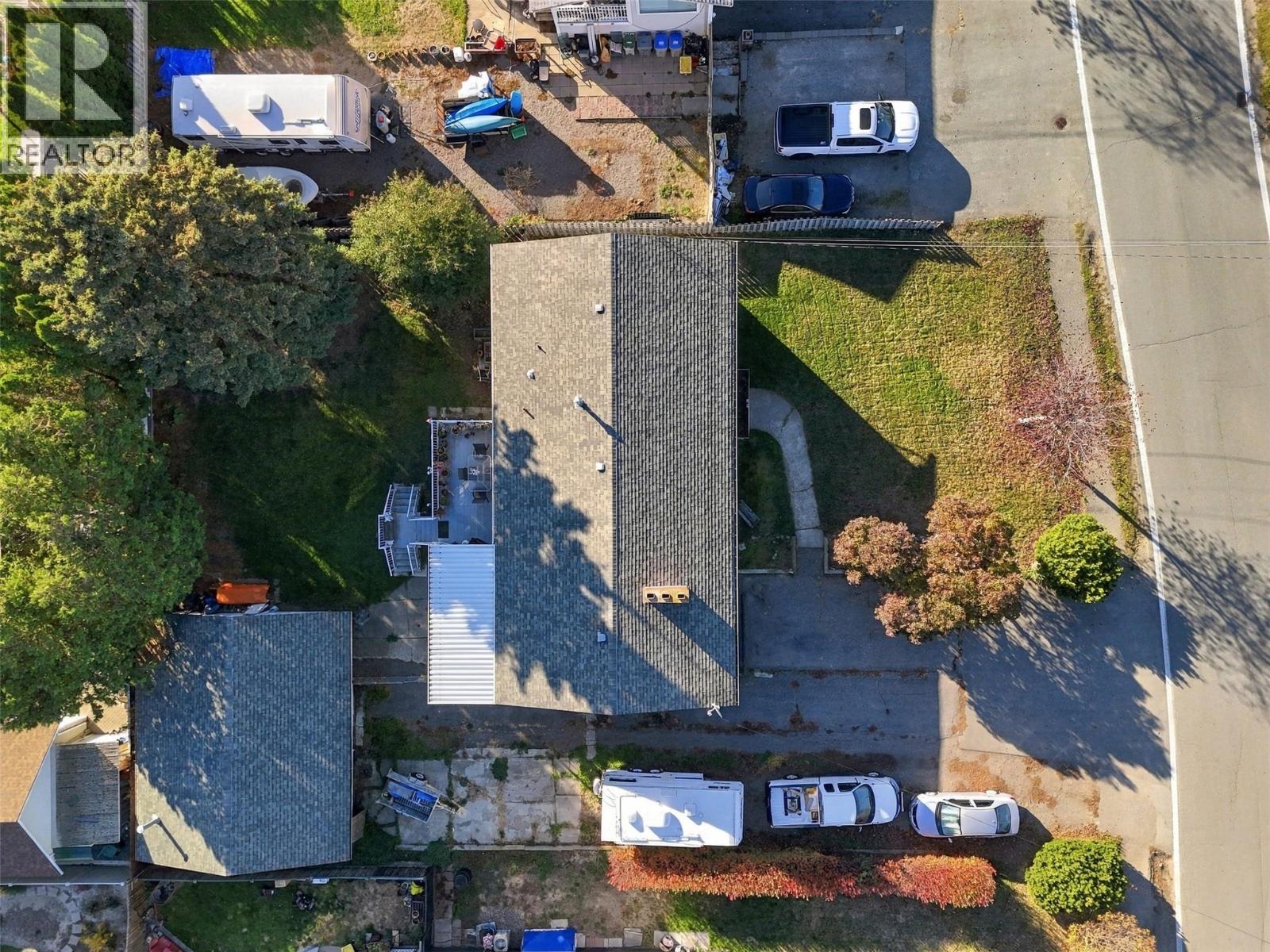 2499 Fleetwood Avenue - 65