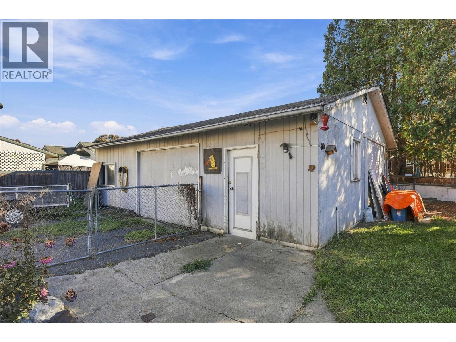 2499 Fleetwood Avenue - 51