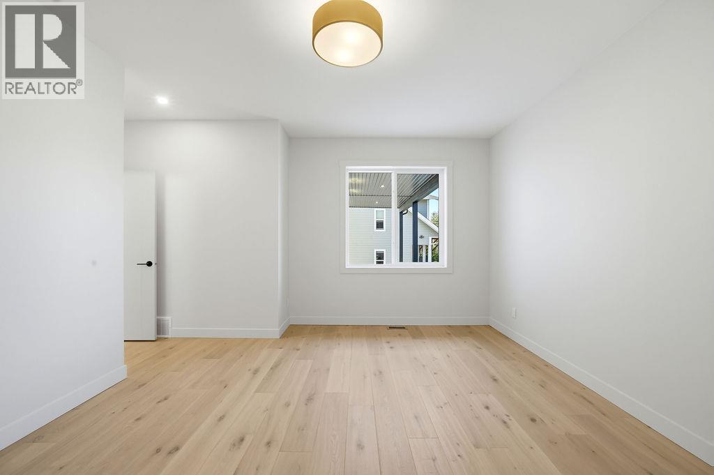 #2 1080 9 Avenue NE - 34
