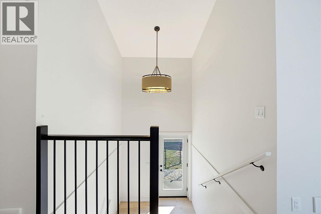 #2 1080 9 Avenue NE - 27