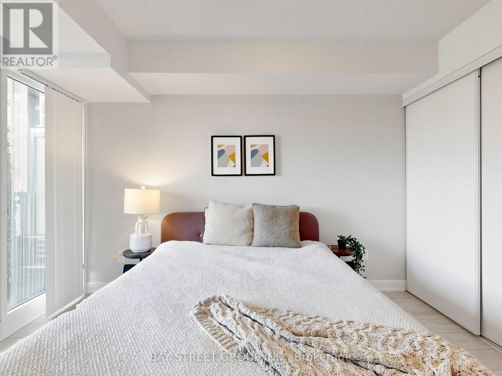 1118- 525 Adelaide Street West, Toronto, ON photo 17