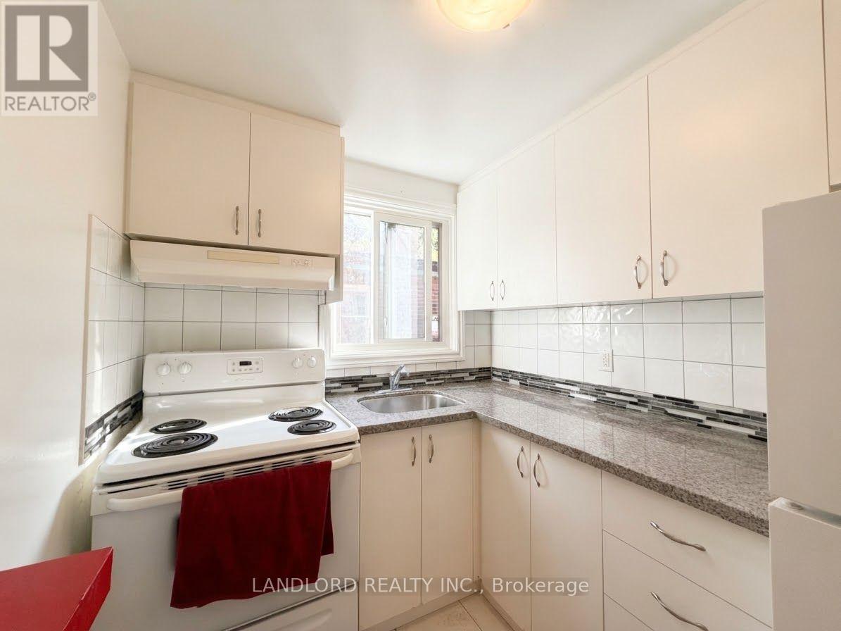 201 - 176 HOWLAND AVENUE, Toronto (Annex) — photo 10
