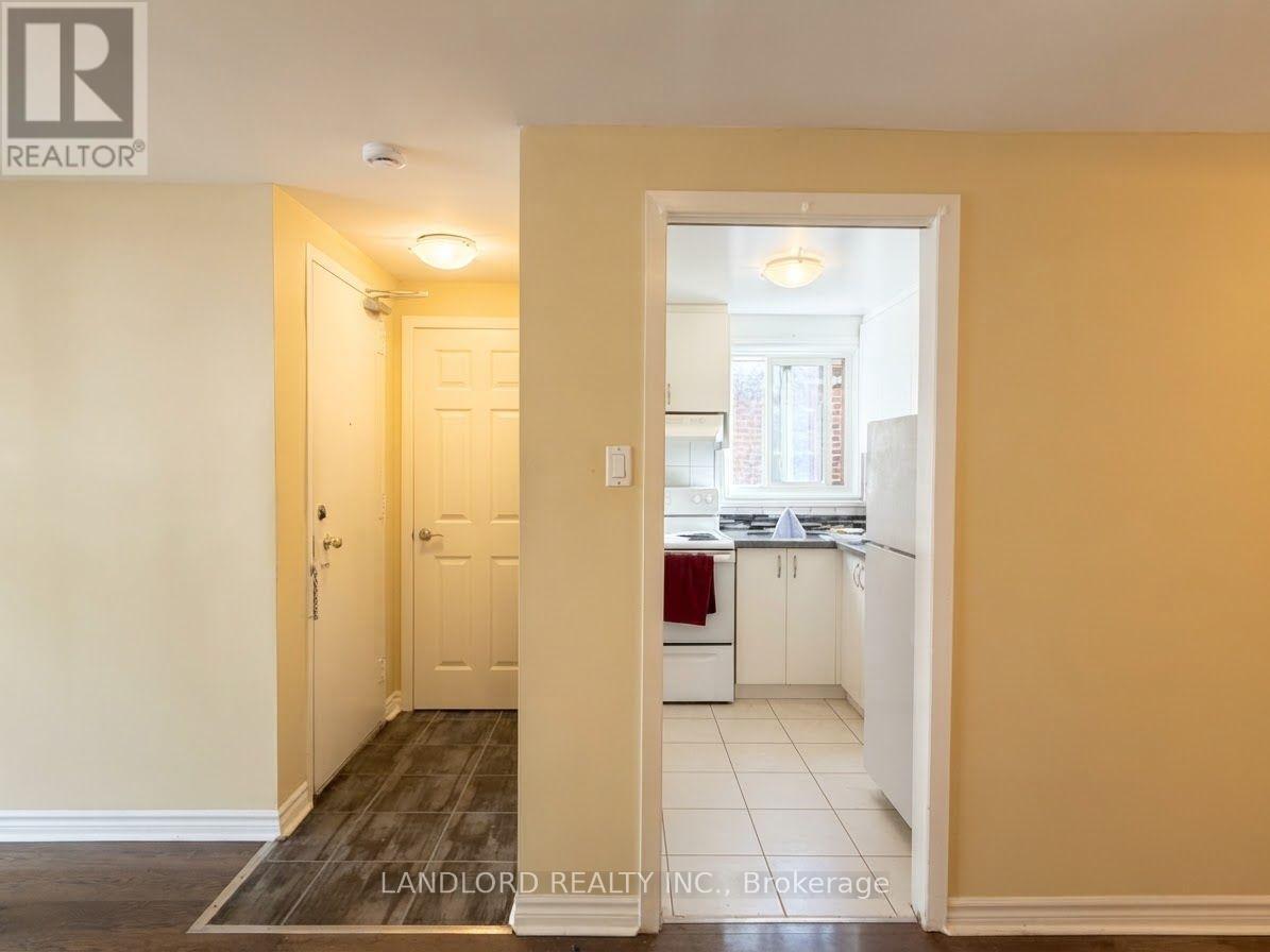 201 - 176 HOWLAND AVENUE, Toronto (Annex) — photo 9