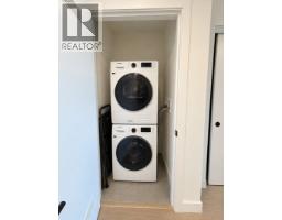 558 422 E 3rd Street, North Vancouver, BC V7L0K1 Photo 10