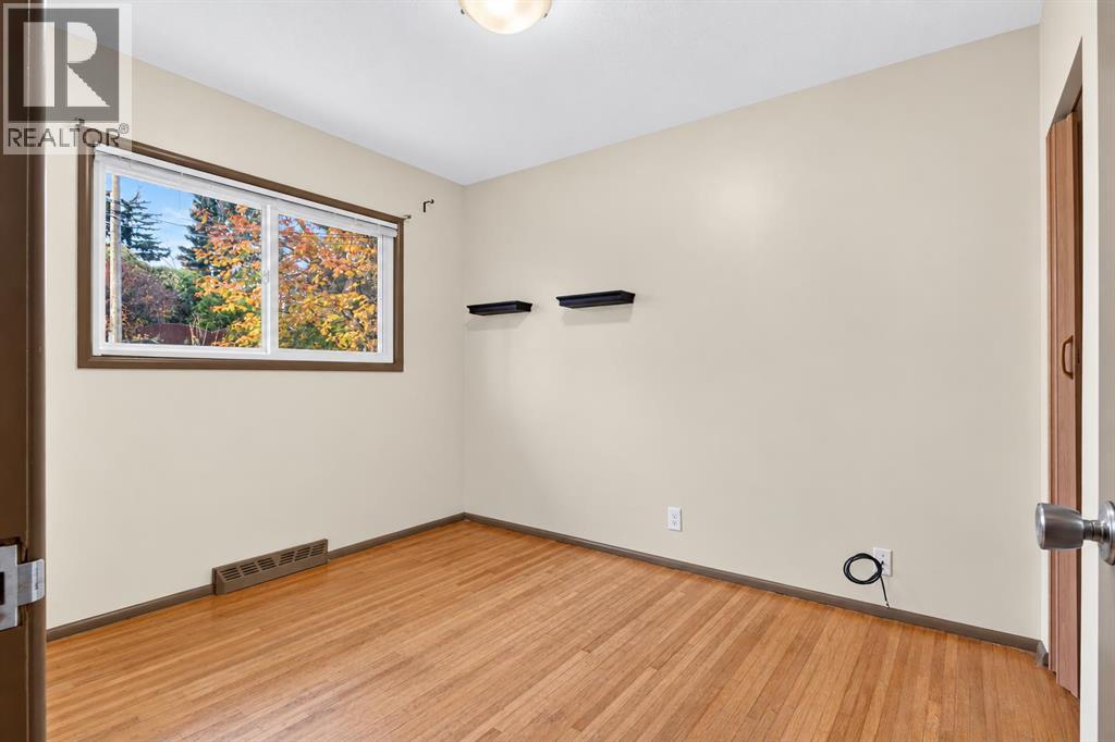 487 Northmount Drive NW, Calgary — photo 16