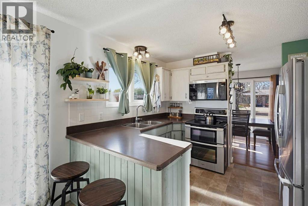 5103 60 Street Close, Lacombe — photo 17