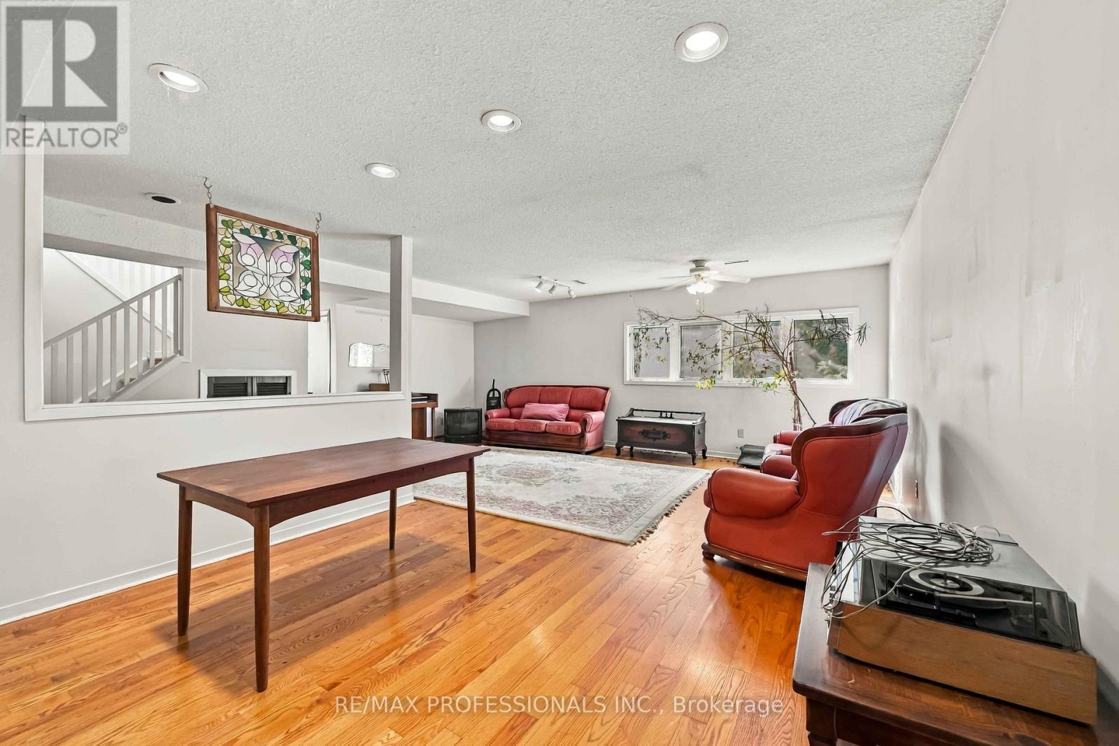 31 Fortieth Street, Toronto, ON photo 16