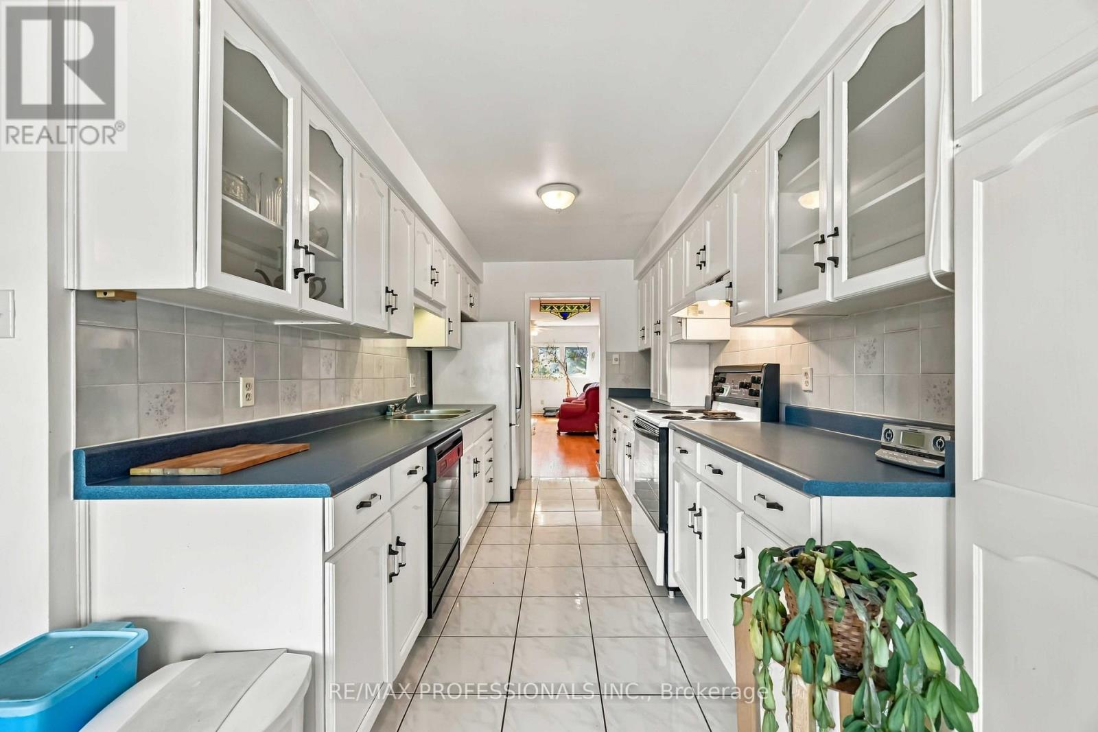 31 Fortieth Street, Toronto, ON photo 17