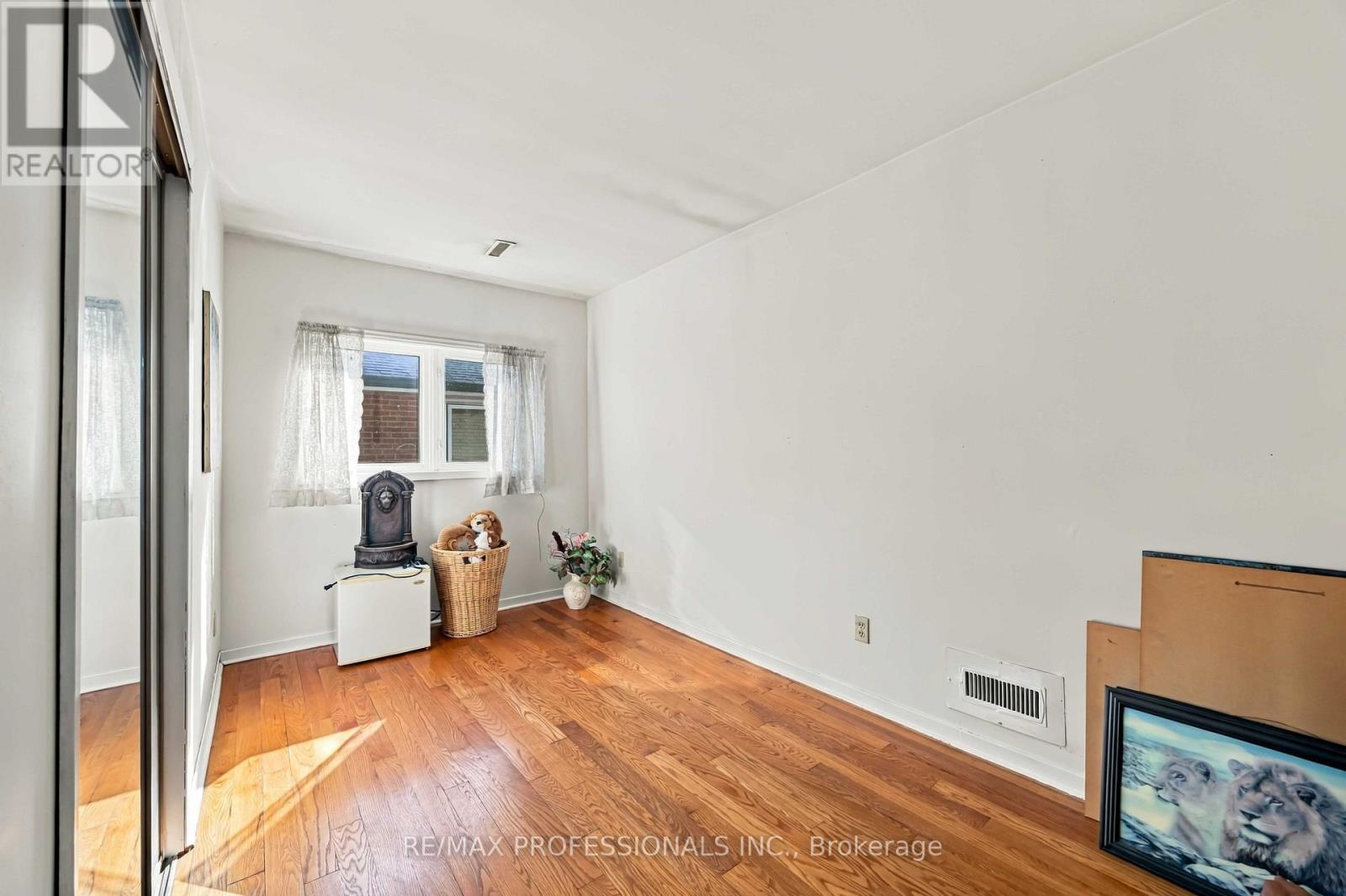 31 Fortieth Street, Toronto, ON photo 22