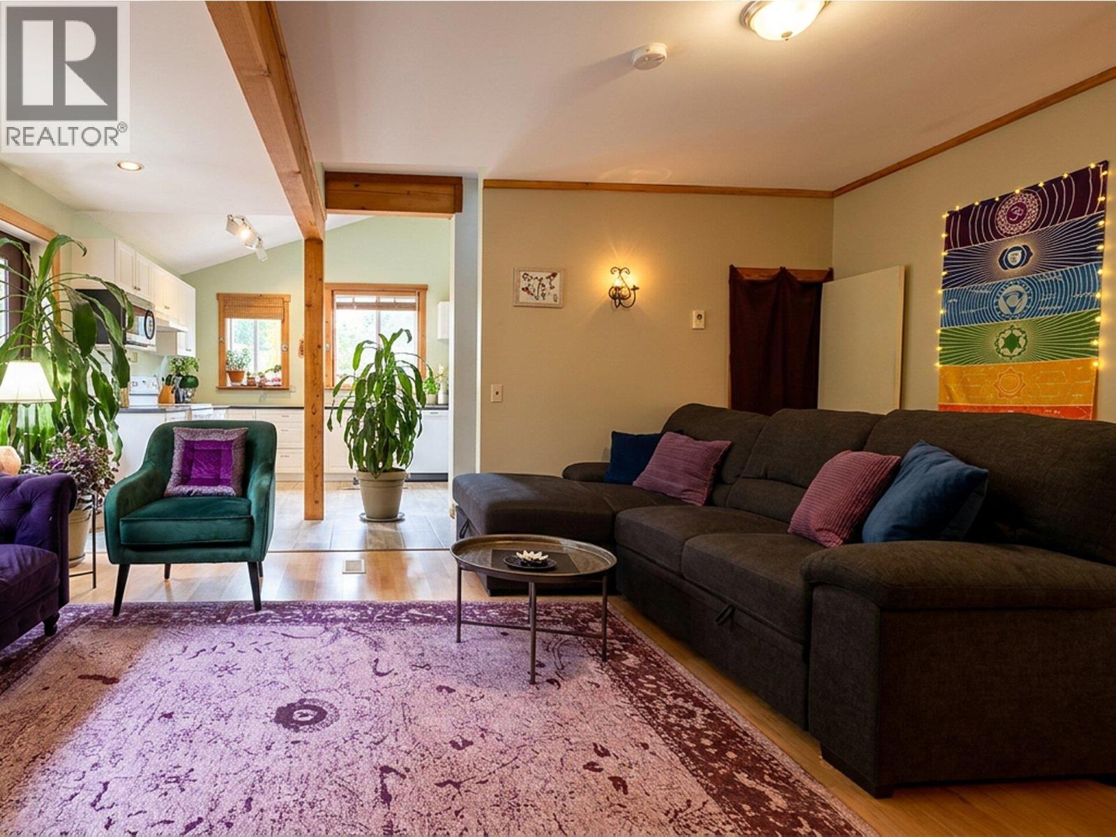 1380 QUEEN Street - 14