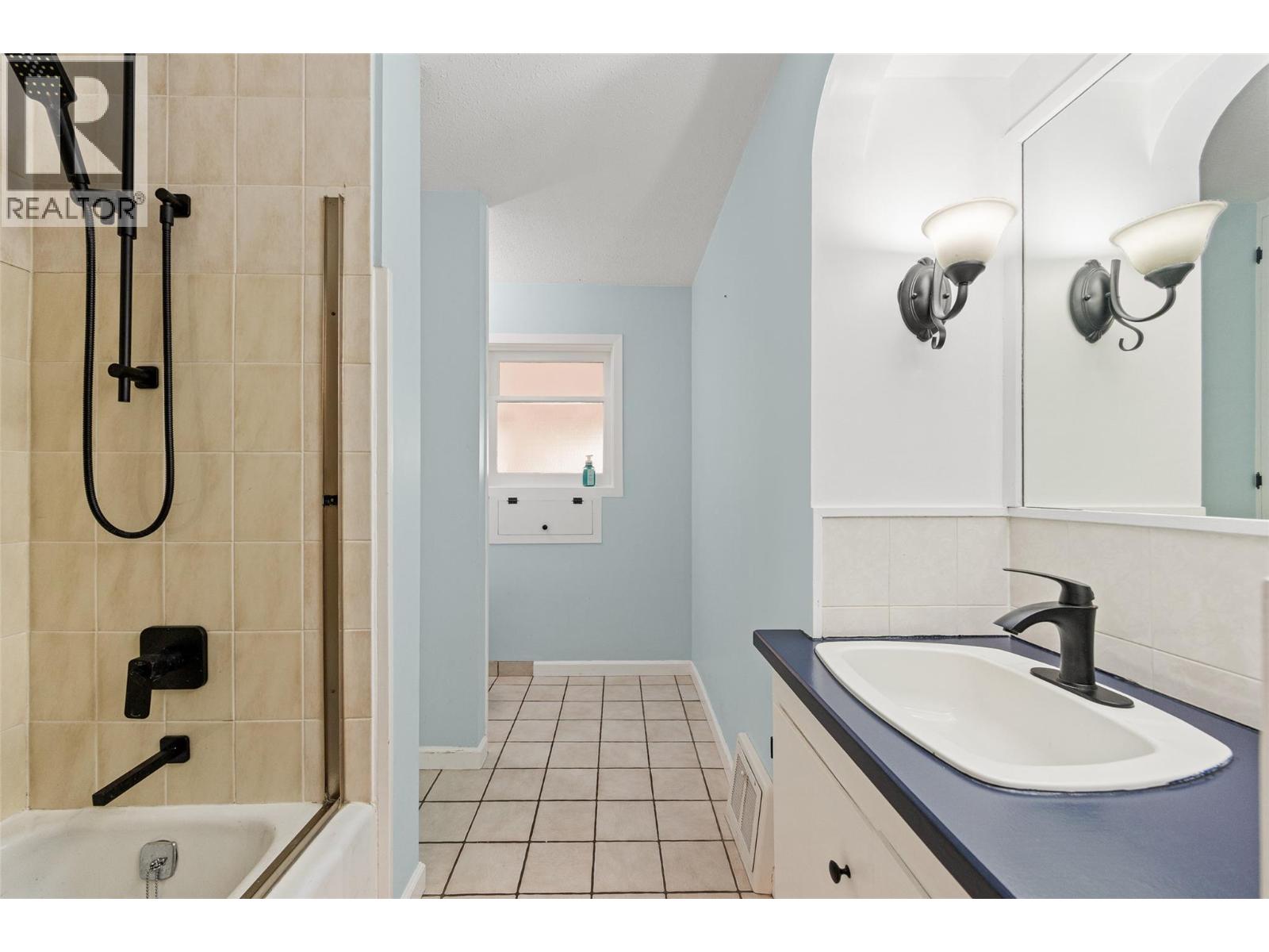  863 Coronado Crescent, Kelowna