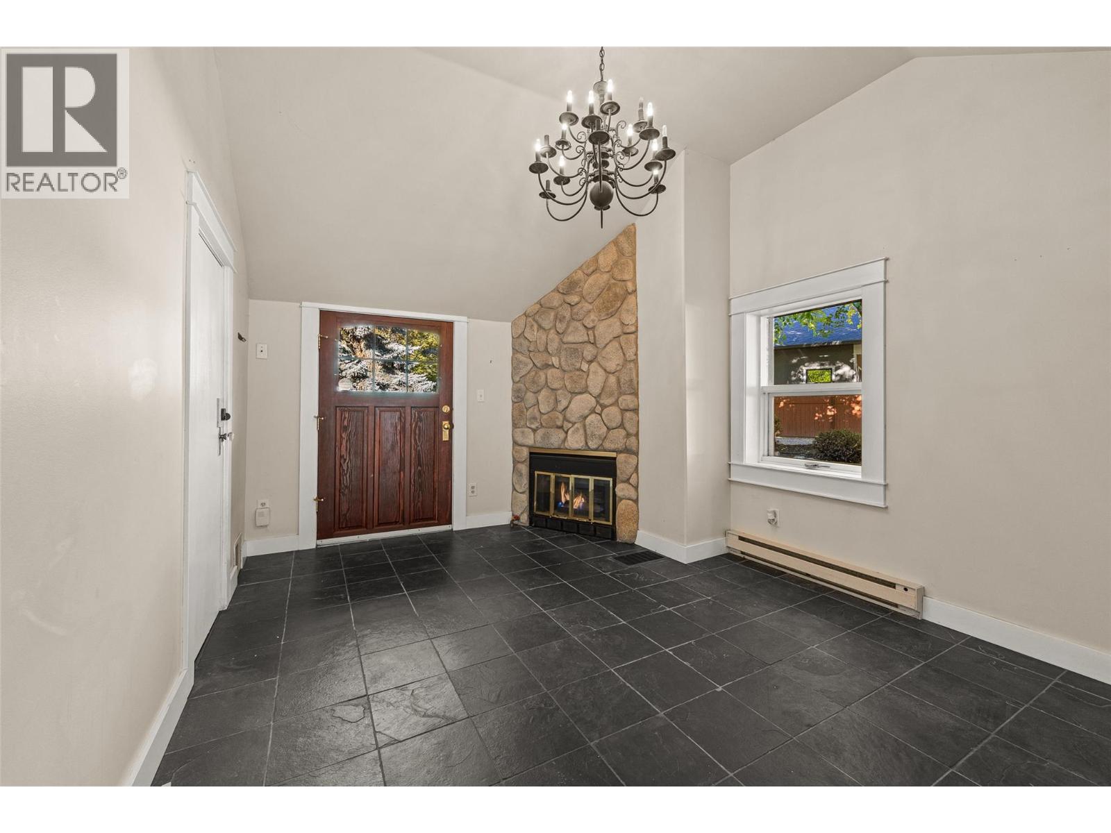  863 Coronado Crescent, Kelowna