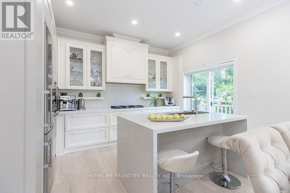 32 Davidson Road, Aurora, ON photo 17