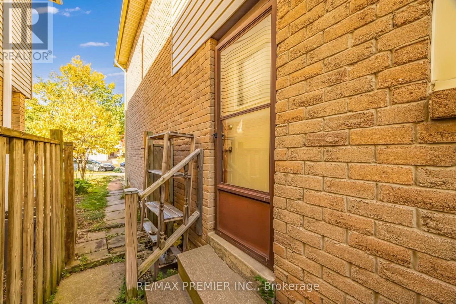 45 ROSEBUD AVENUE - 44